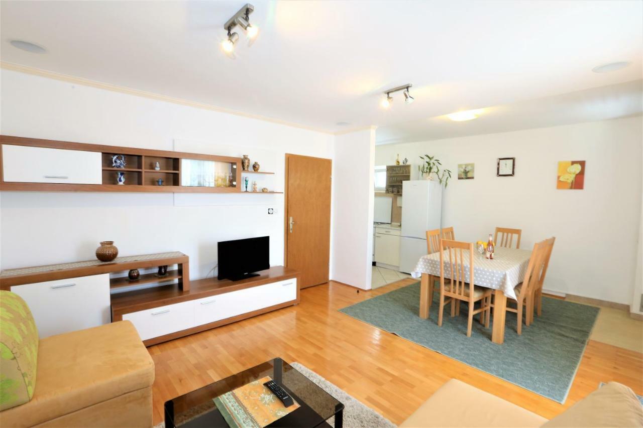 Apartmani Vinko บาชกาโวดา ภายนอก รูปภาพ