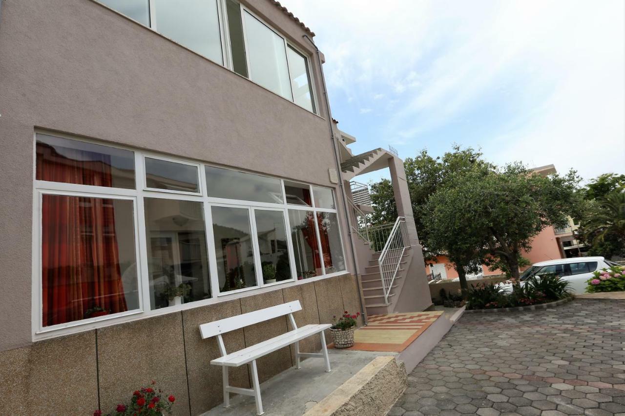 Apartmani Vinko บาชกาโวดา ภายนอก รูปภาพ